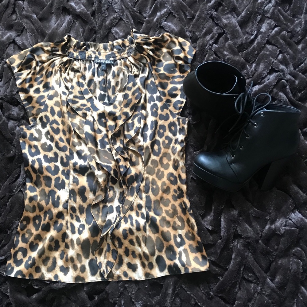 Express Women’s Sleeveless Blouse